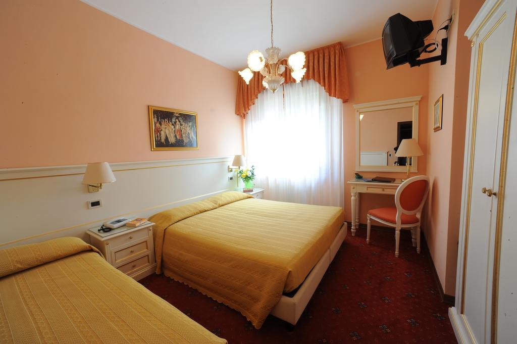 Double or Twin Room Mountain View