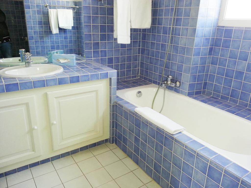 Deluxe Double Room Bath,207064258:JPEG
