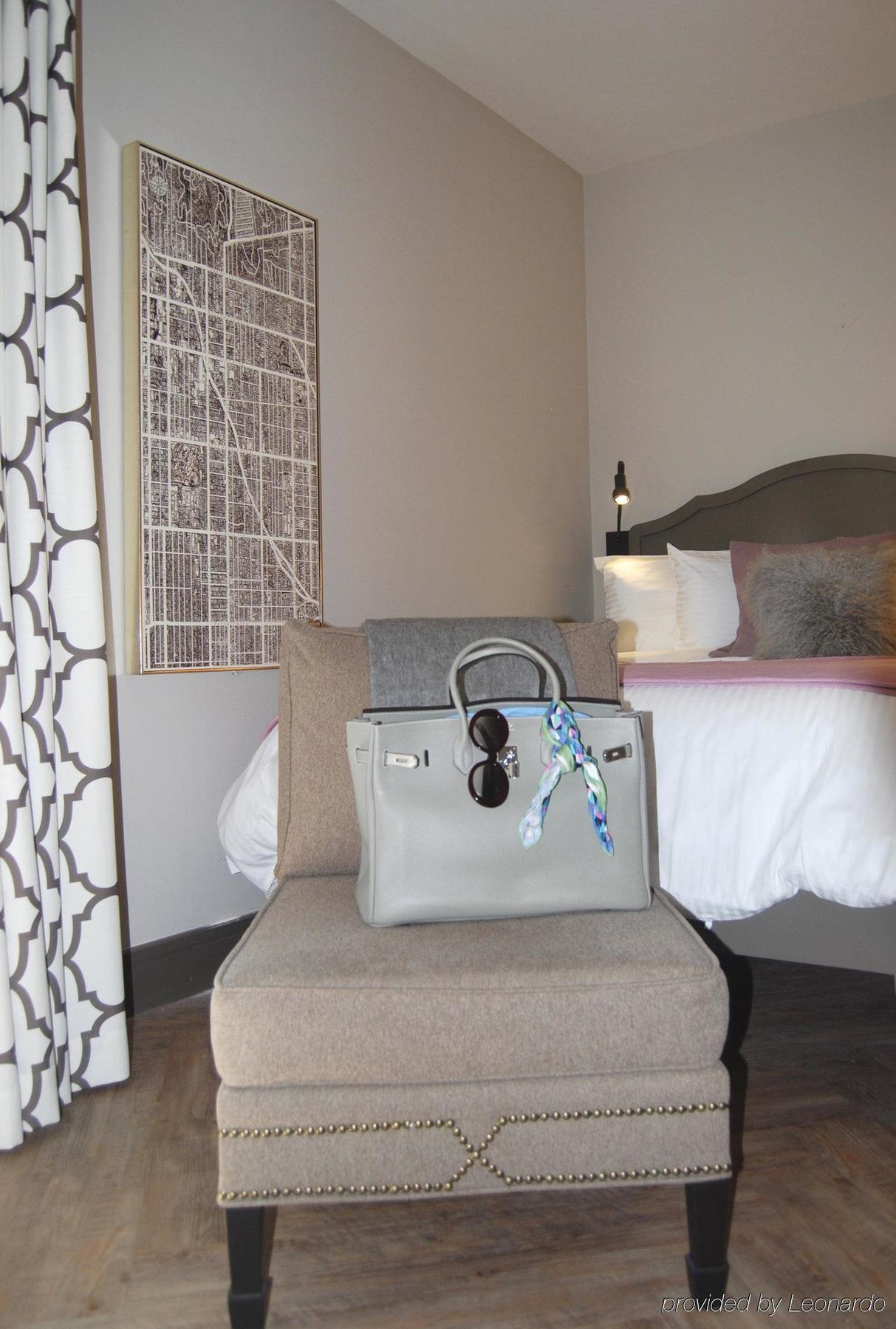 Zimmer mit 2 Queensize-Betten