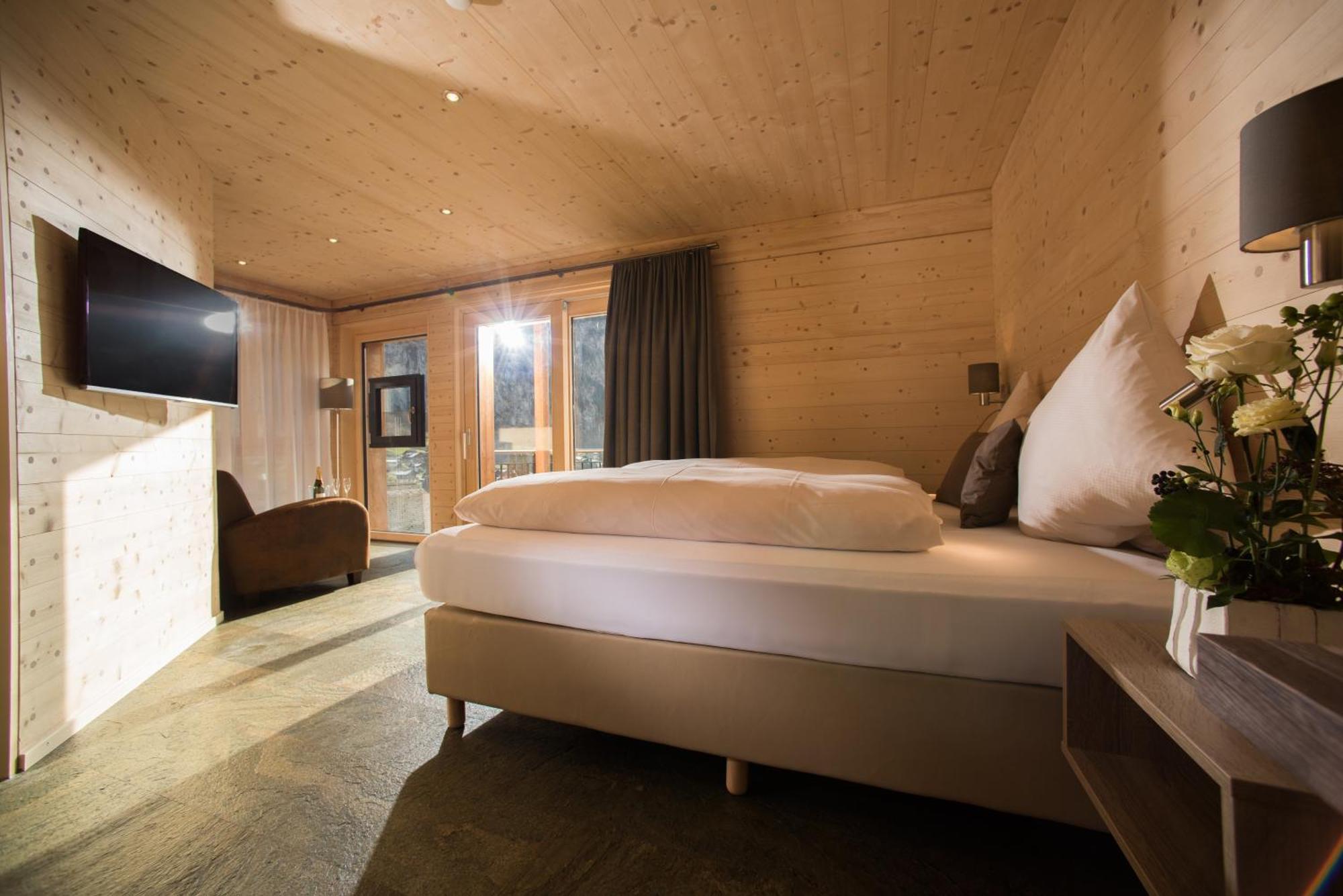 Zimmer mit Talblick - Holz 100