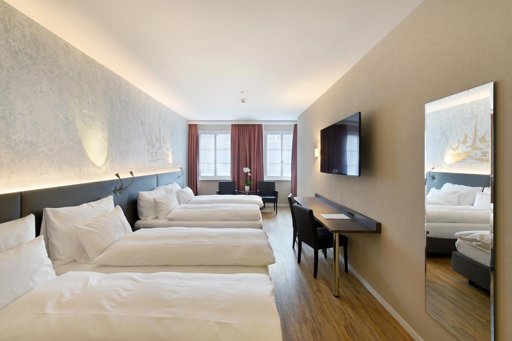 Quadruple Room,1434283333:JPEG