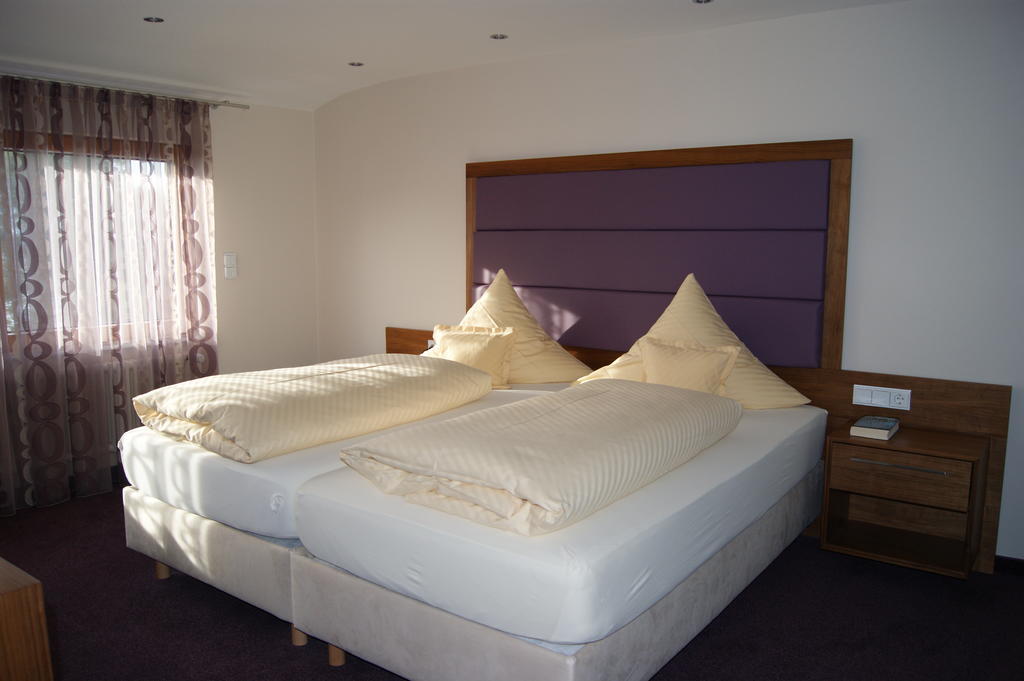 Suite Lake View,247348805:JPEG