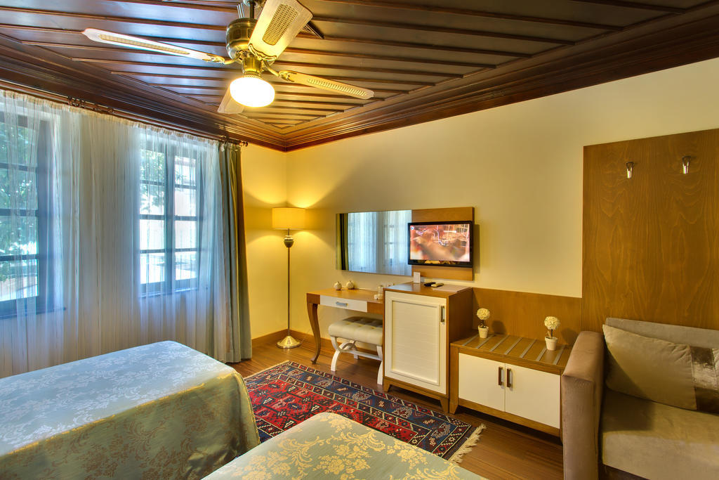 Standard Double or Twin Room,248920233:JPEG
