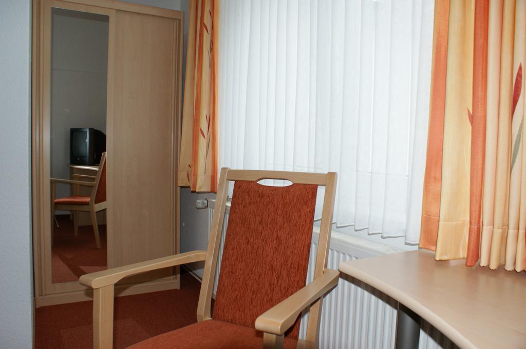 Single Room,250430705:JPEG