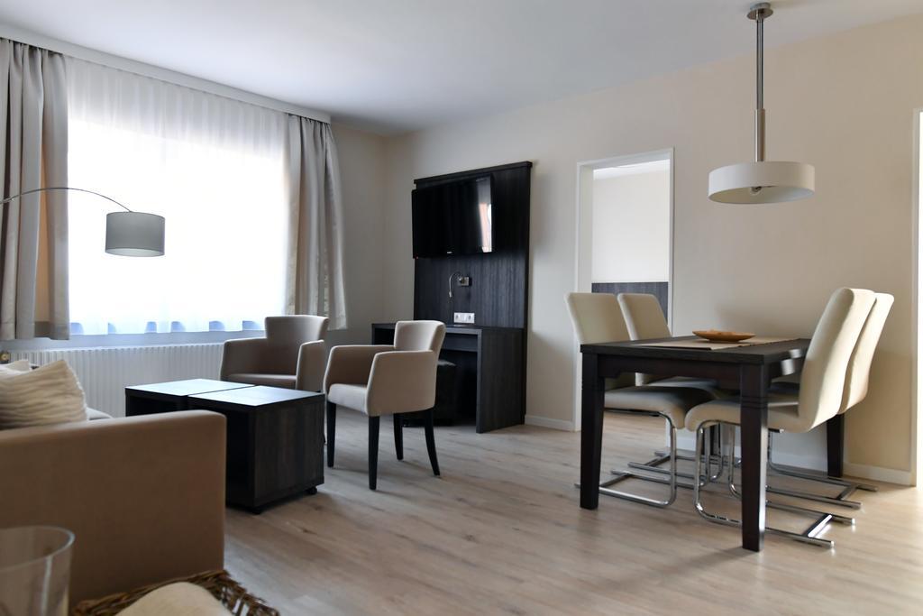 Apartment (4 Adults),266695665:JPEG