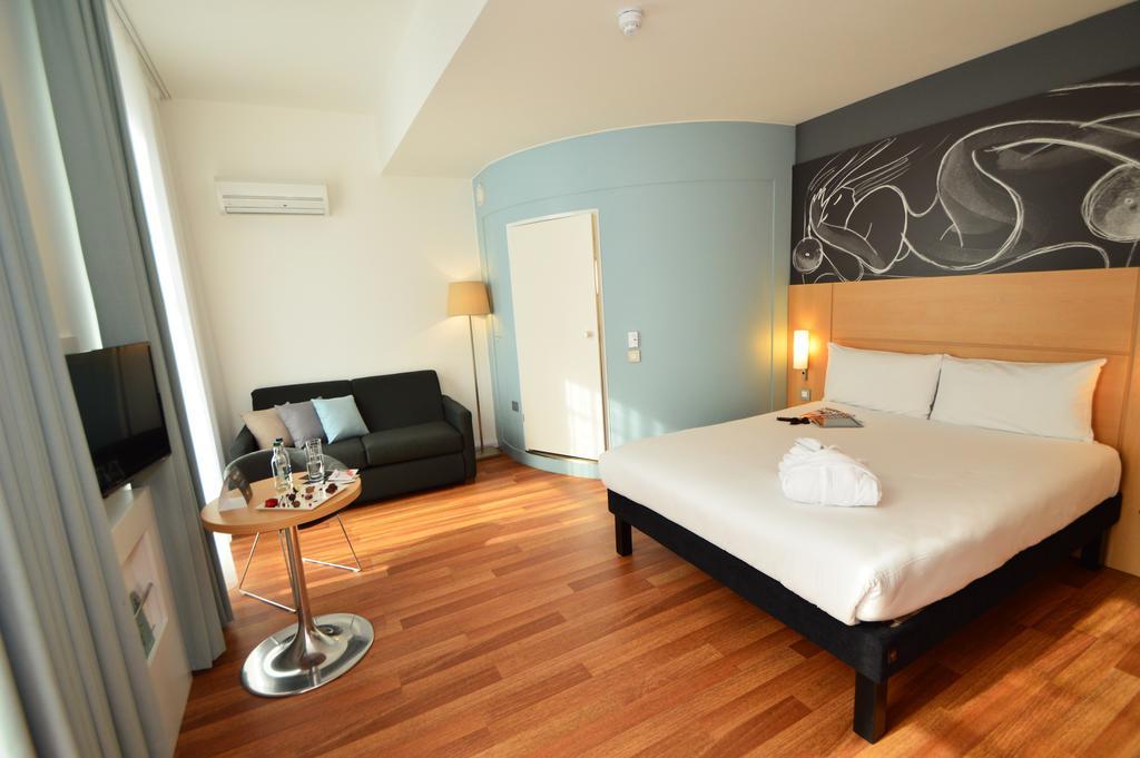 Premium Room