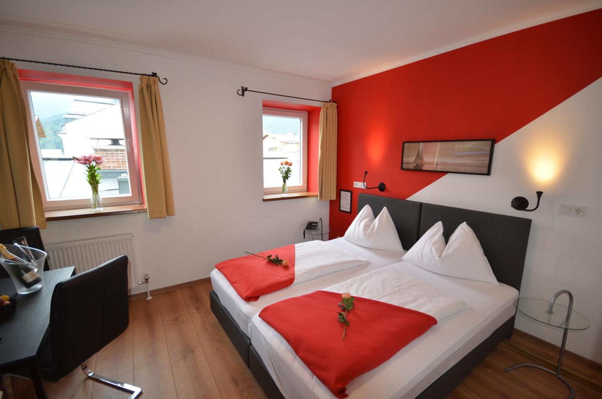 Double Room,33750523:JPEG