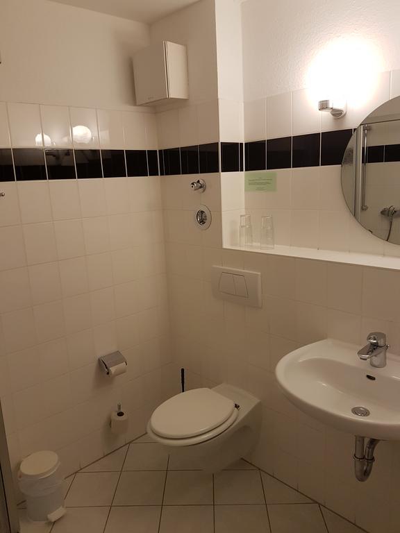 Family Room,318051081:JPEG
