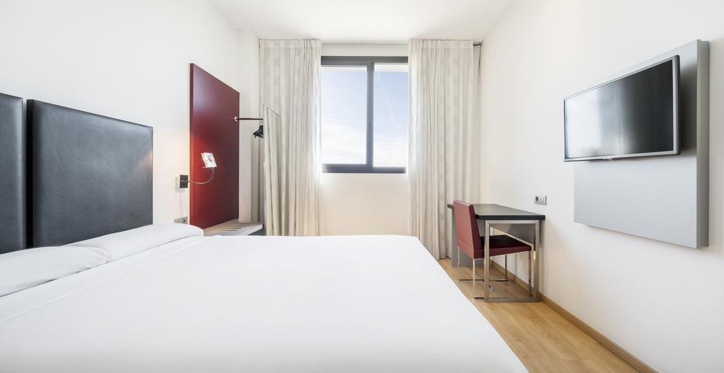 Doppel- oder Zweibettzimmer