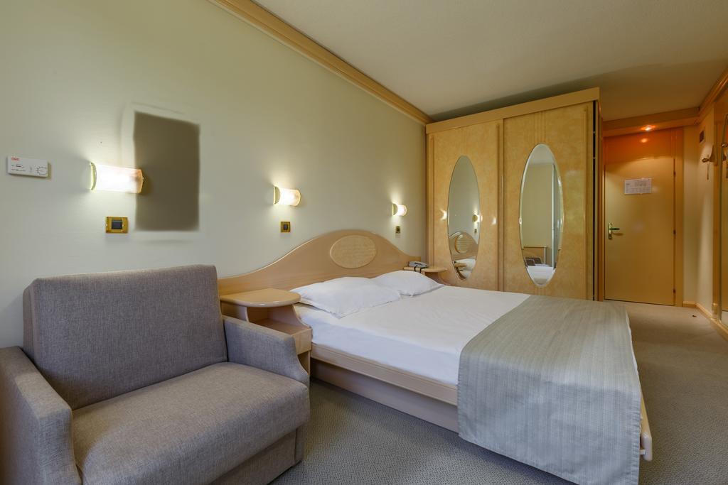 Economy Zimmer