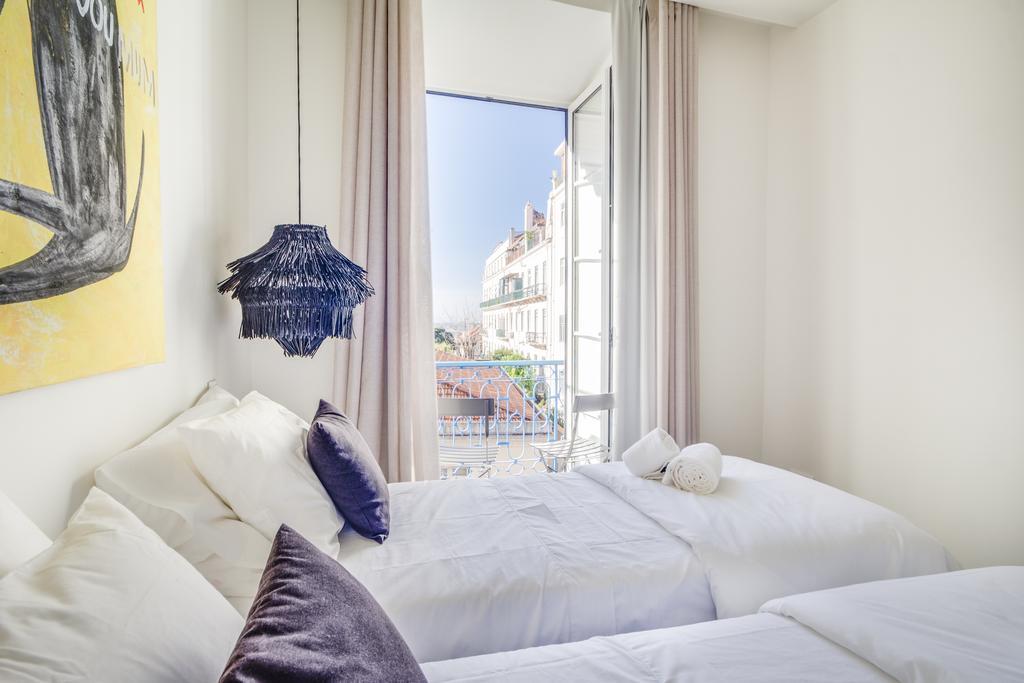 Doppel- oder Zweibettzimmer mit Flussblick