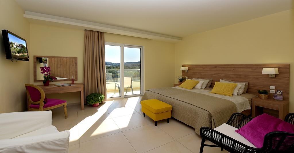 Premium Double or Twin Room,666261090:JPEG