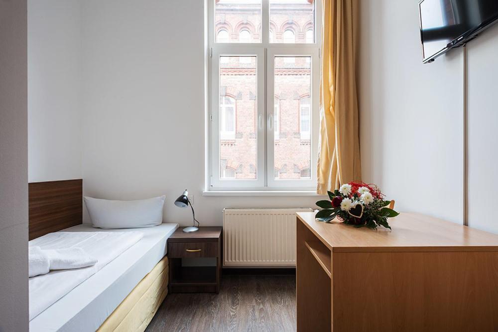 Single Room,119019880:JPEG