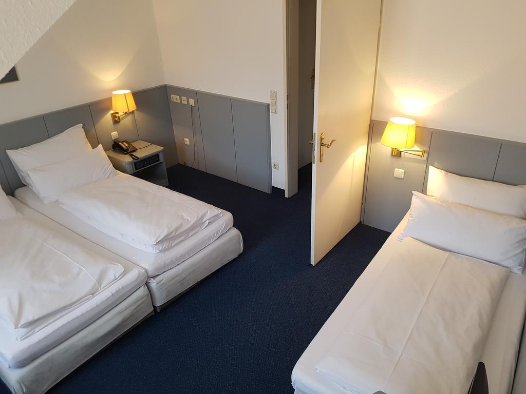 Triple Room,968122384:JPEG