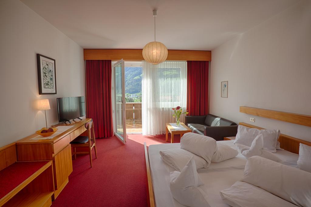 Classic Double Room with Balcony,684891915:JPEG