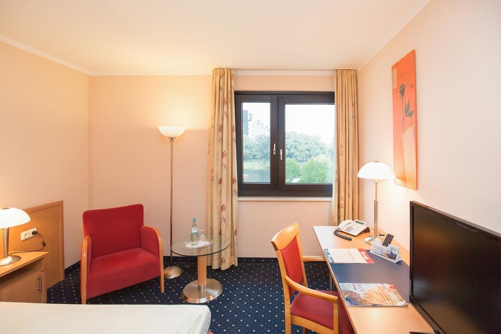 Single Room,398313417:JPEG