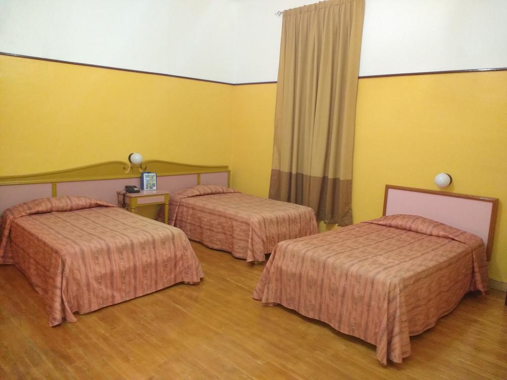 Dreibettzimmer