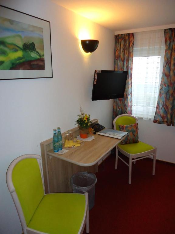 Double Room,44768395:JPEG