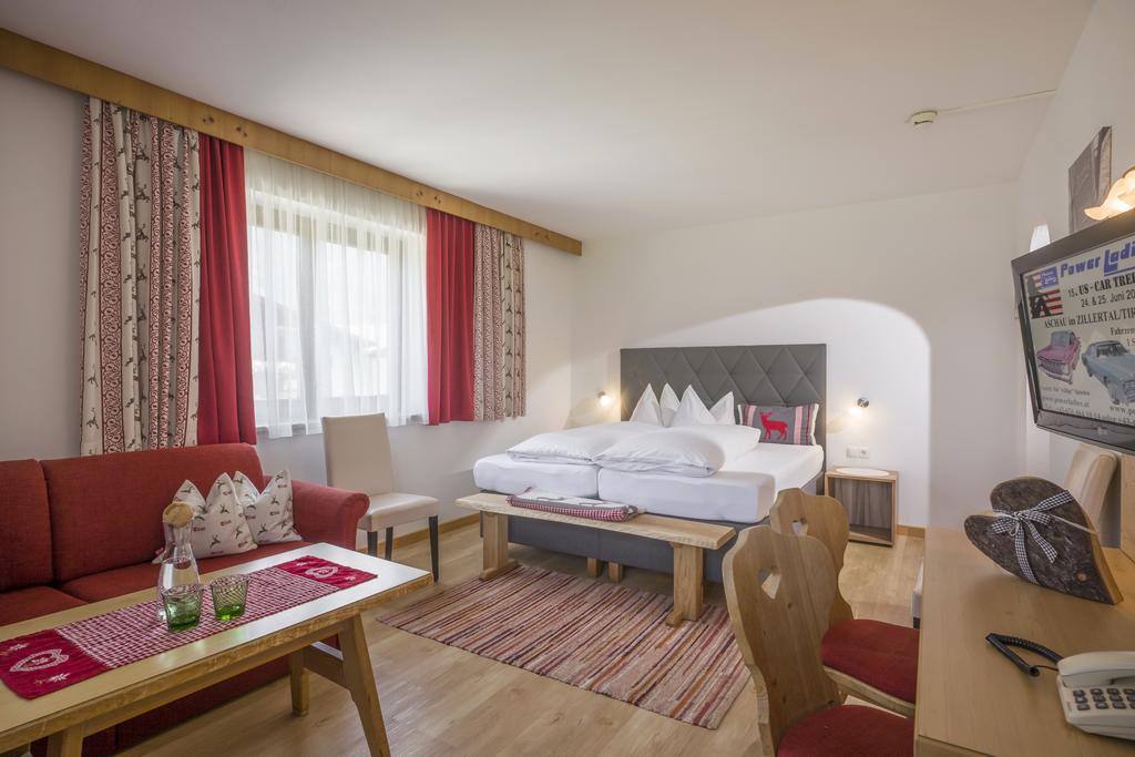 Familienzimmer mit Balkon