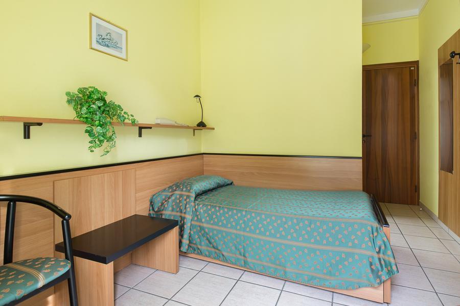 Single Room,323386504:JPEG