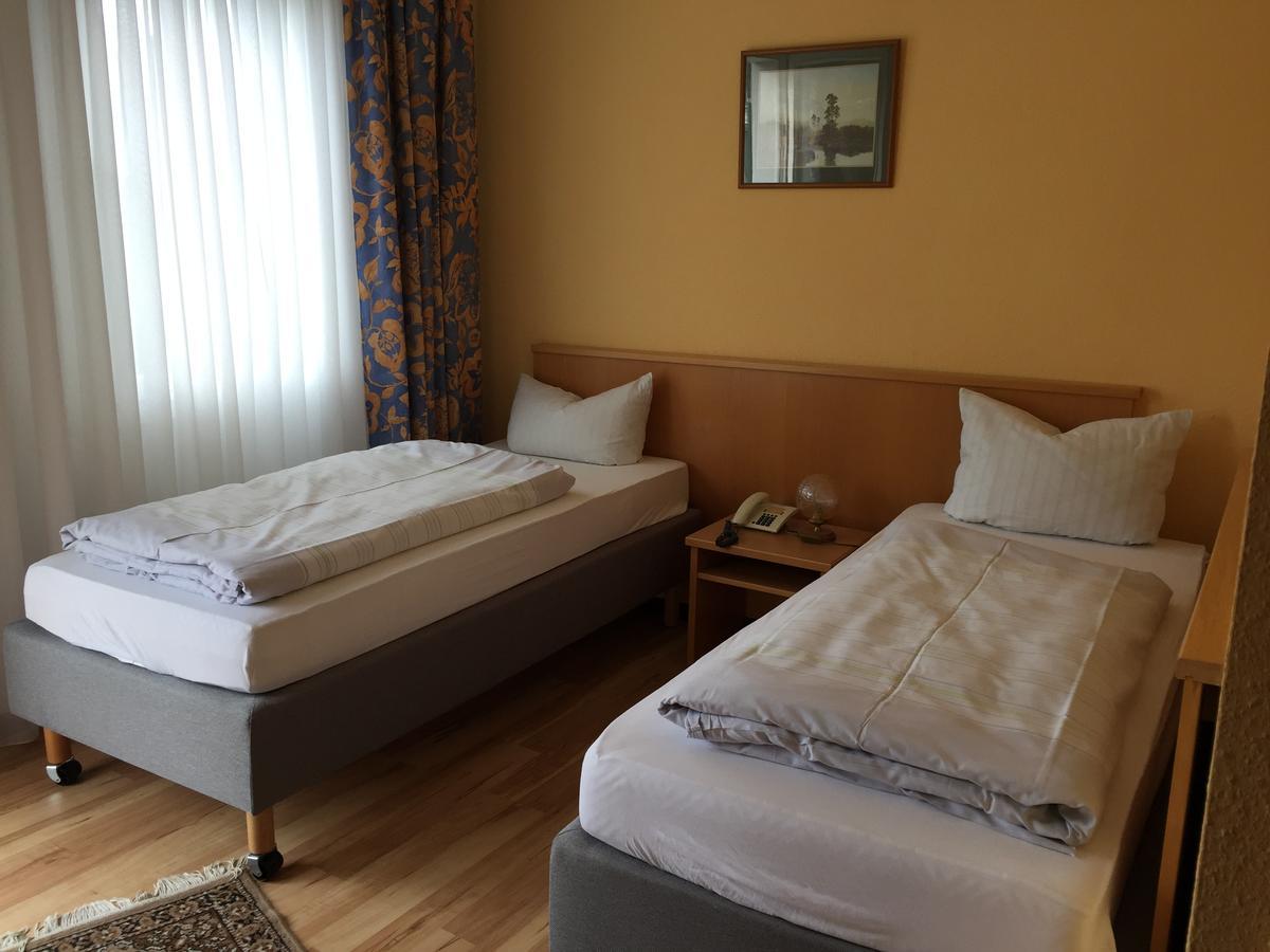 Single Room,925683124:JPEG