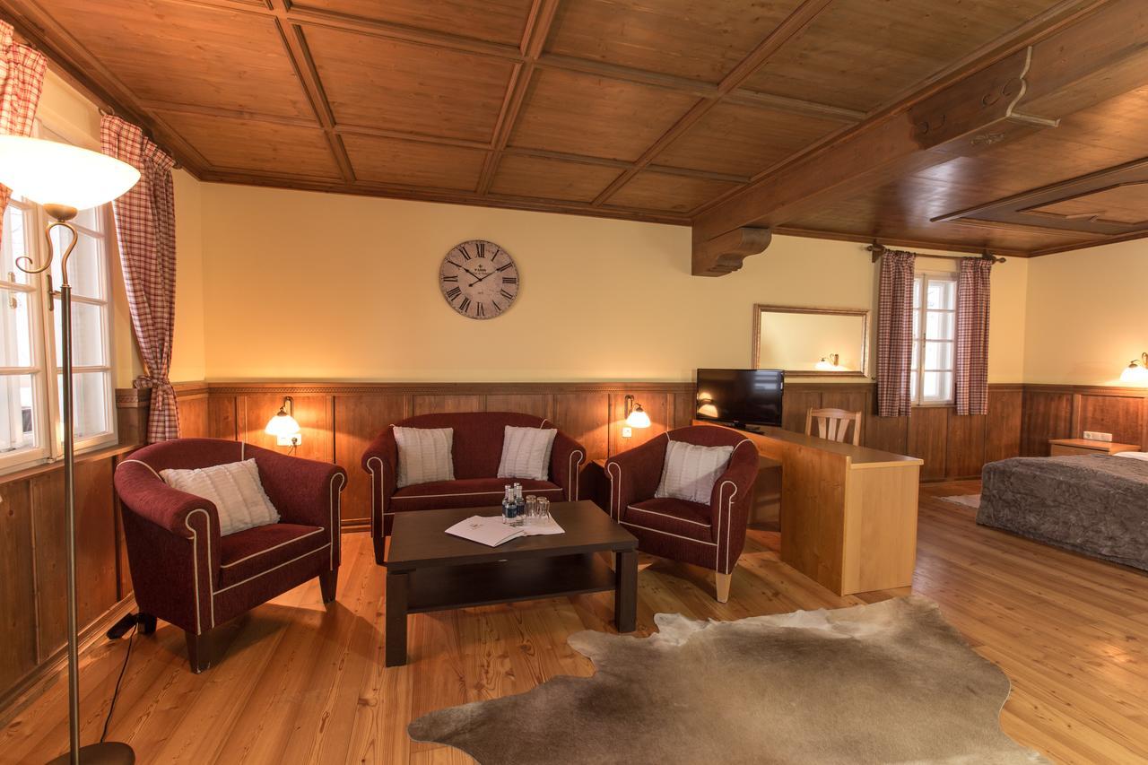 Family Room,545256144:JPEG