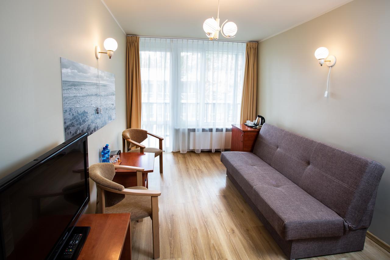 Classic Family Room,547150494:JPEG