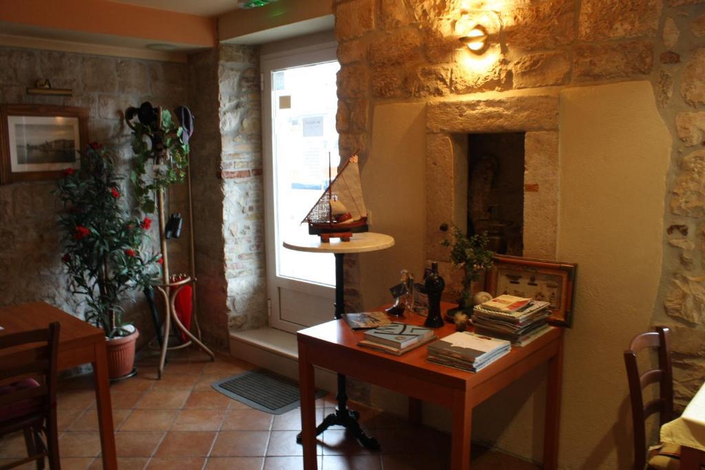 Apartment mit Balkon