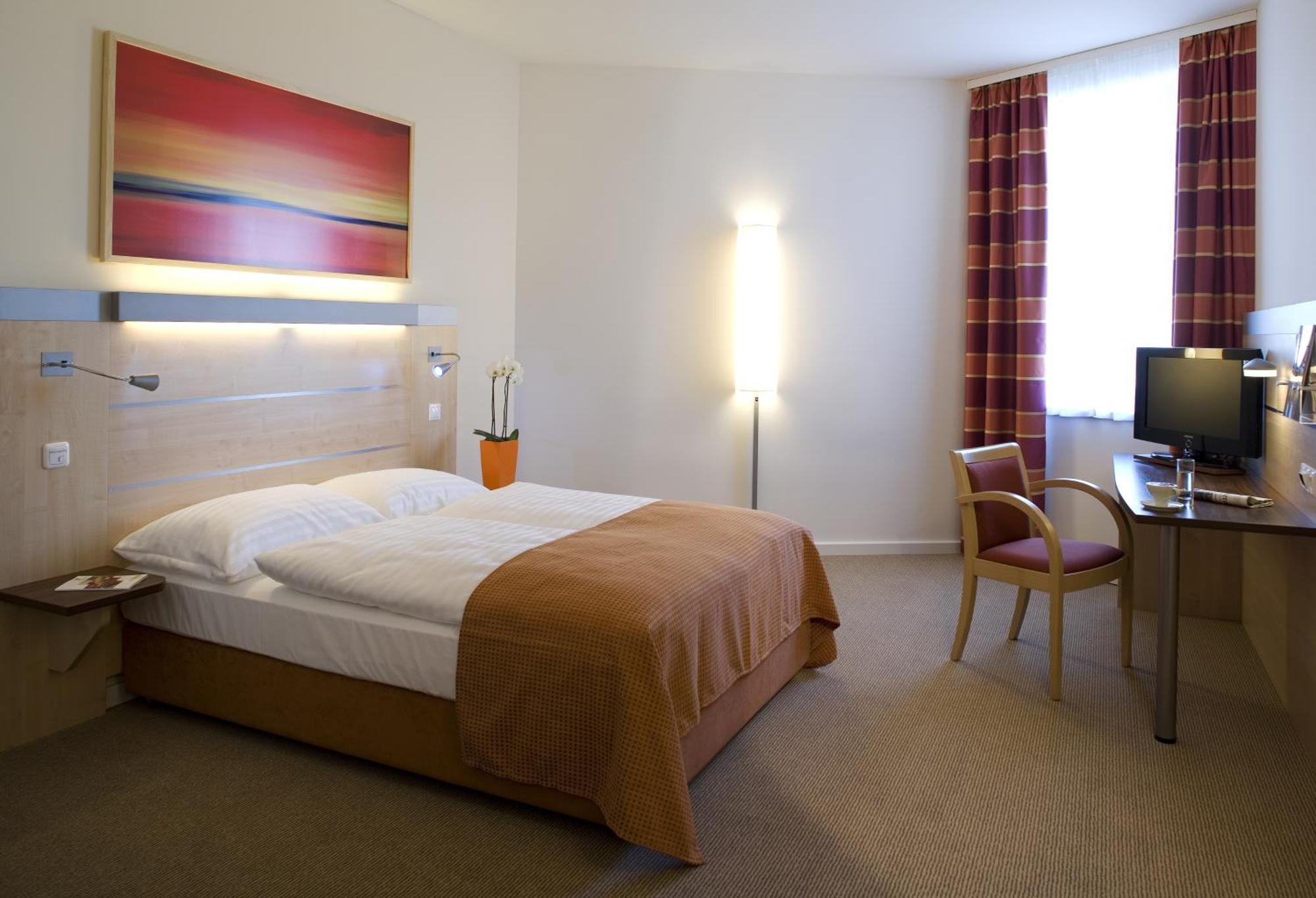 Classic Double Room,575888016:JPEG