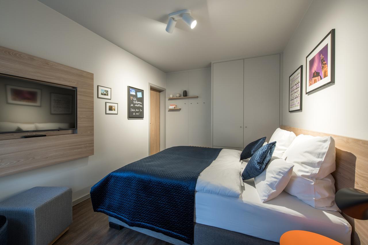 Standard Double Room,587383566:JPEG