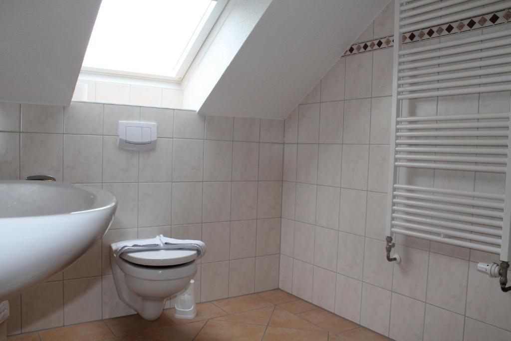 Single Room,1083655990:JPEG