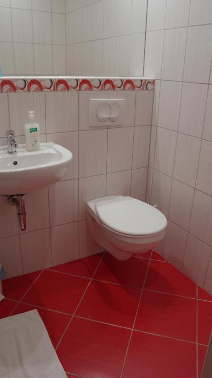 Budget Double Room,126627447:JPEG