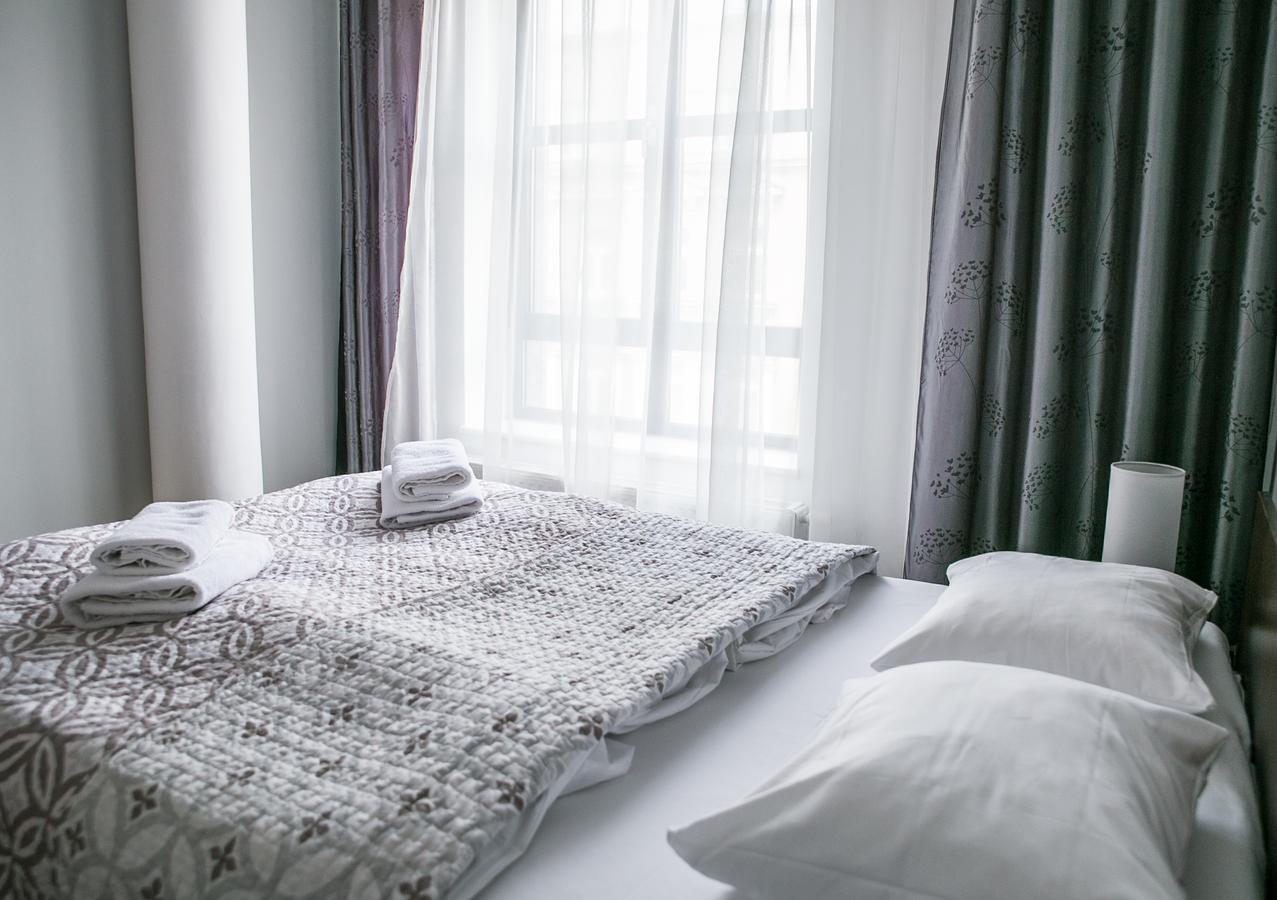 Deluxe Two-Bedroom Apartment,663975228:JPEG