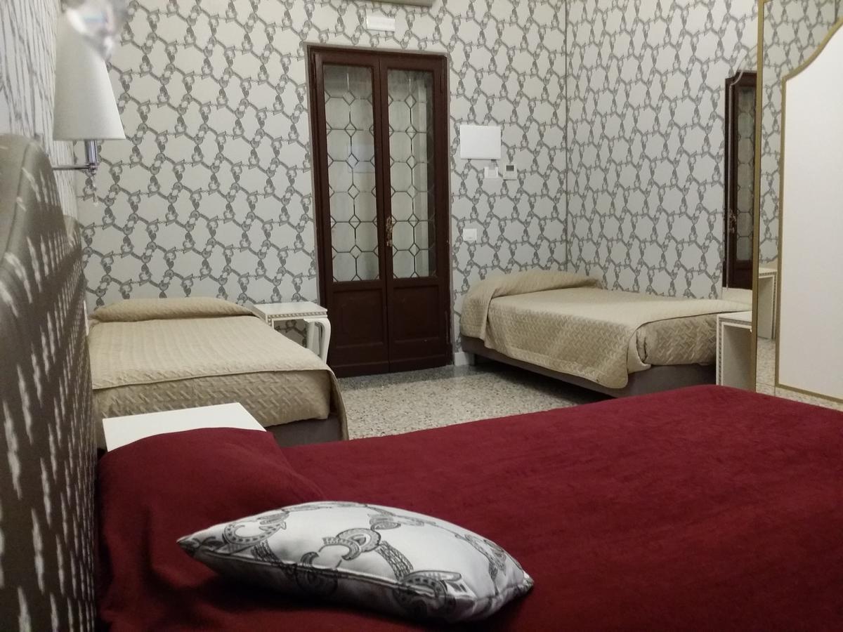 Superior Double Room Private External Bathroom,644223576:JPEG