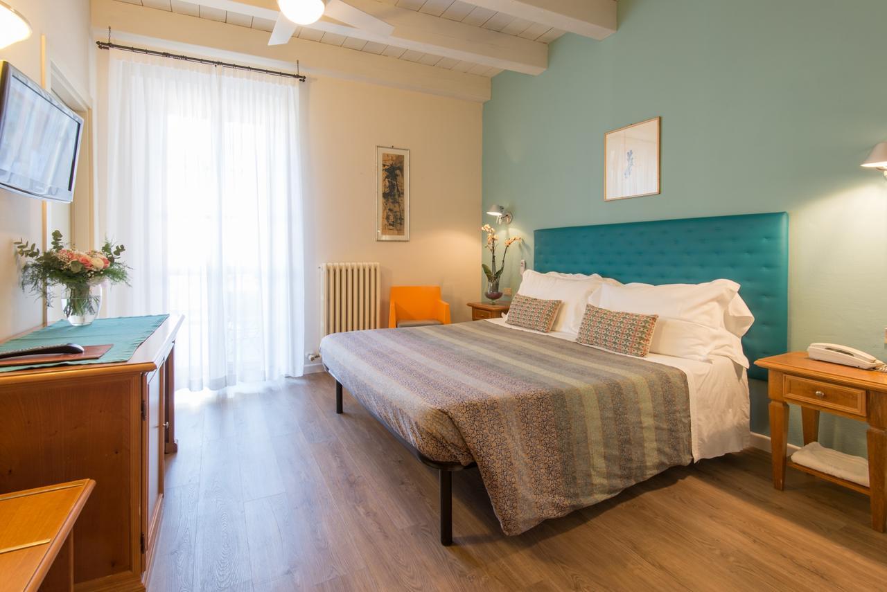 Doppel- oder Zweibettzimmer