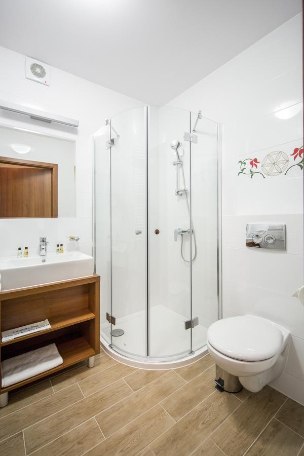Twin Room,646738914:JPEG