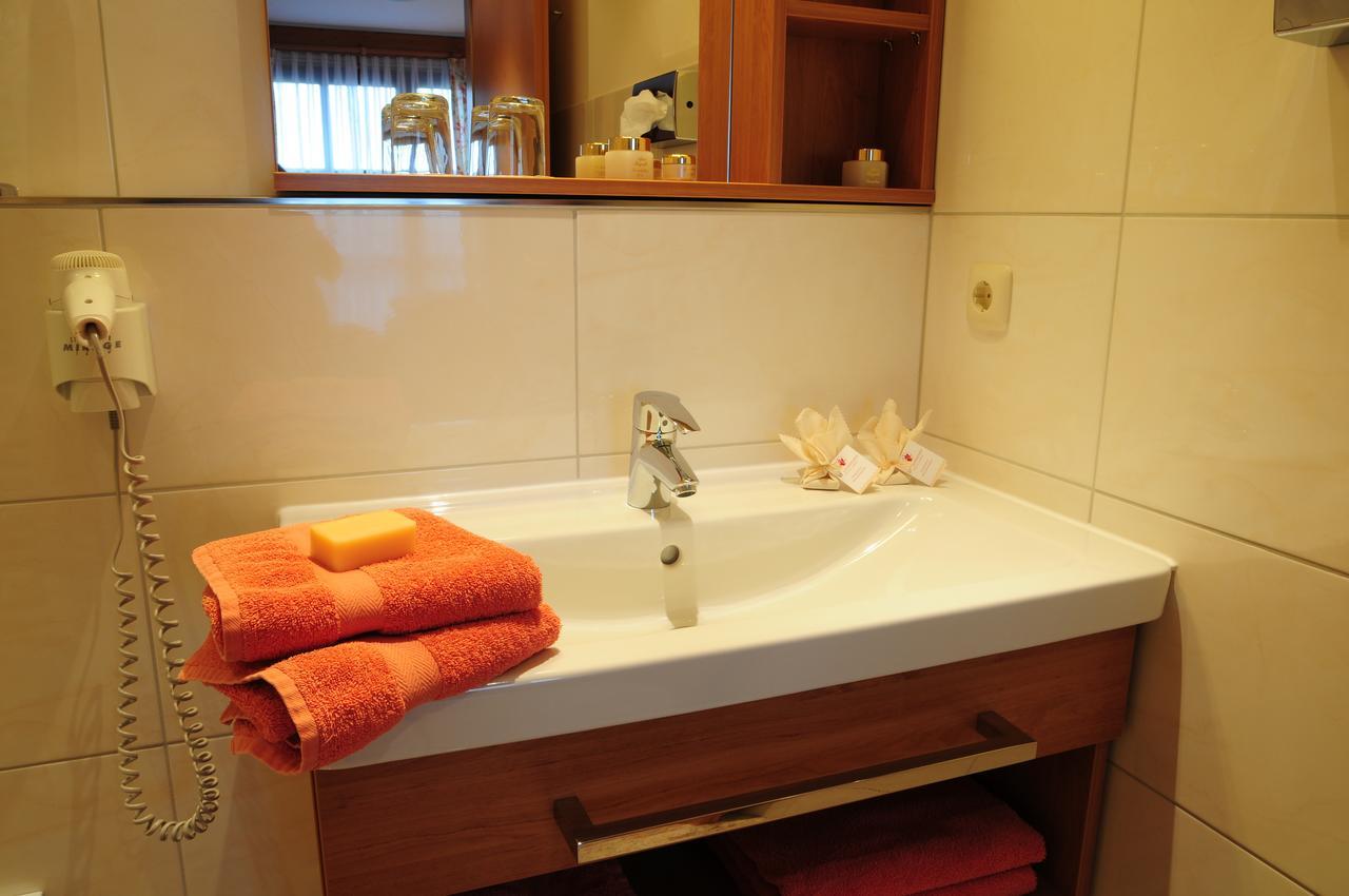 Doppelzimmer mit Balkon