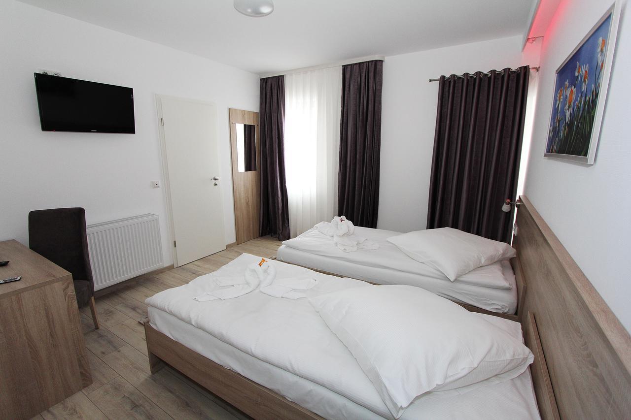 Double Room,662490417:JPEG
