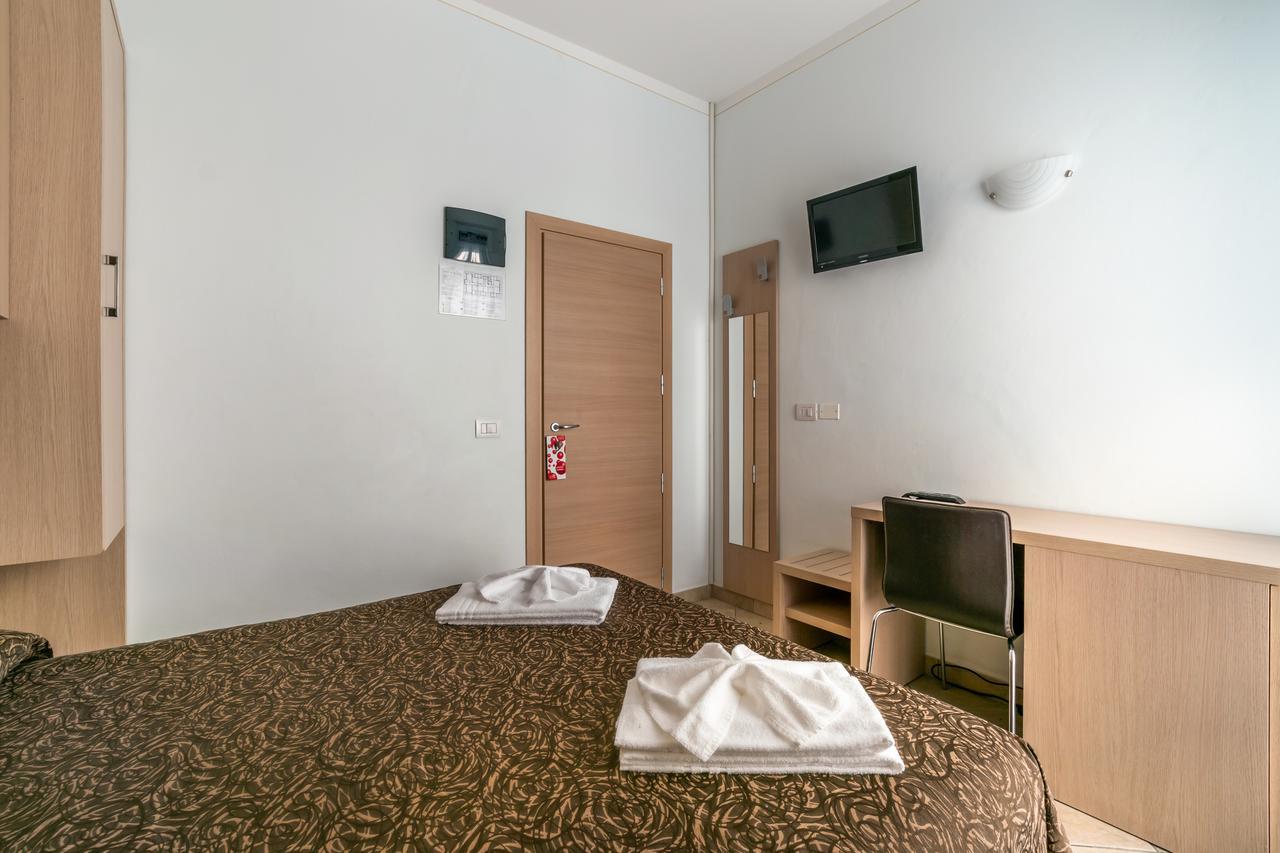 Doppel- oder Zweibettzimmer