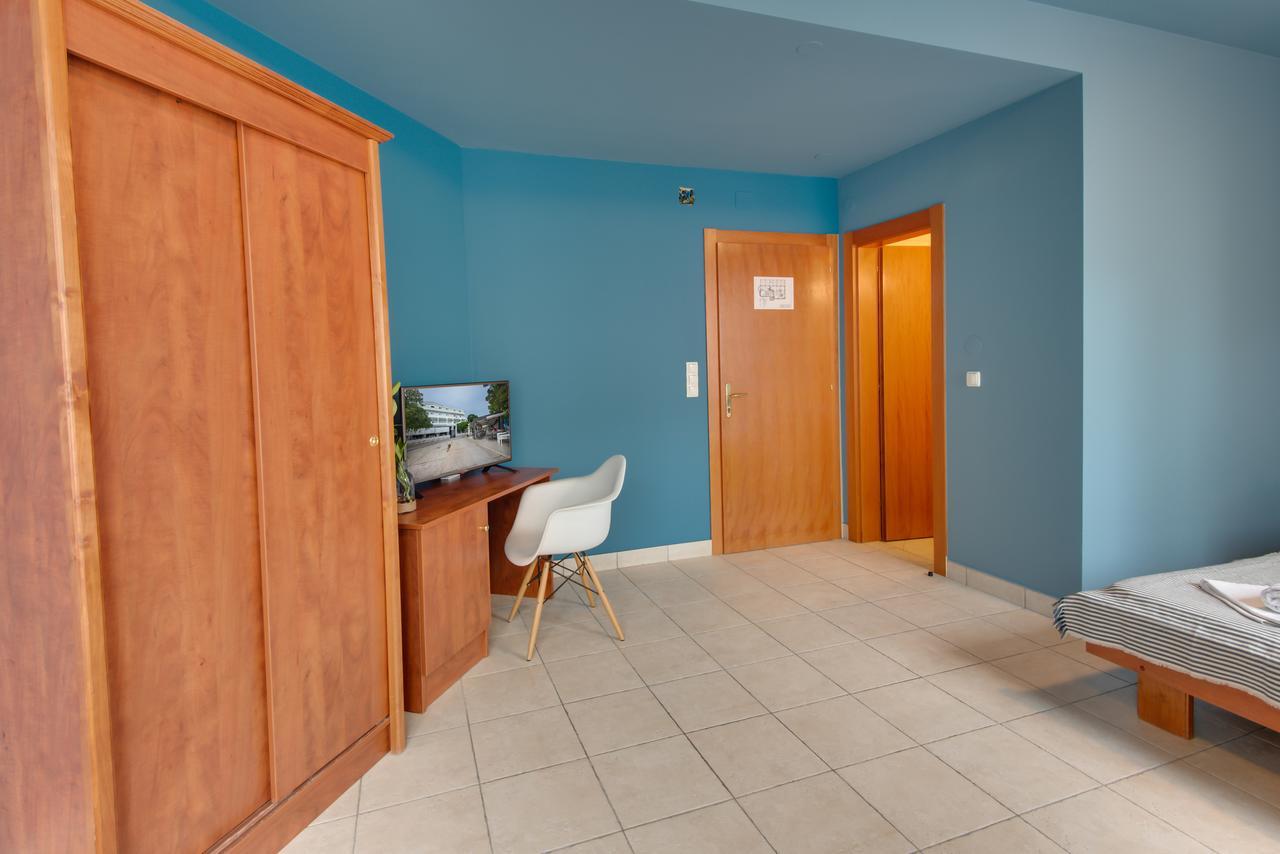 Triple Room,1589514649:JPEG