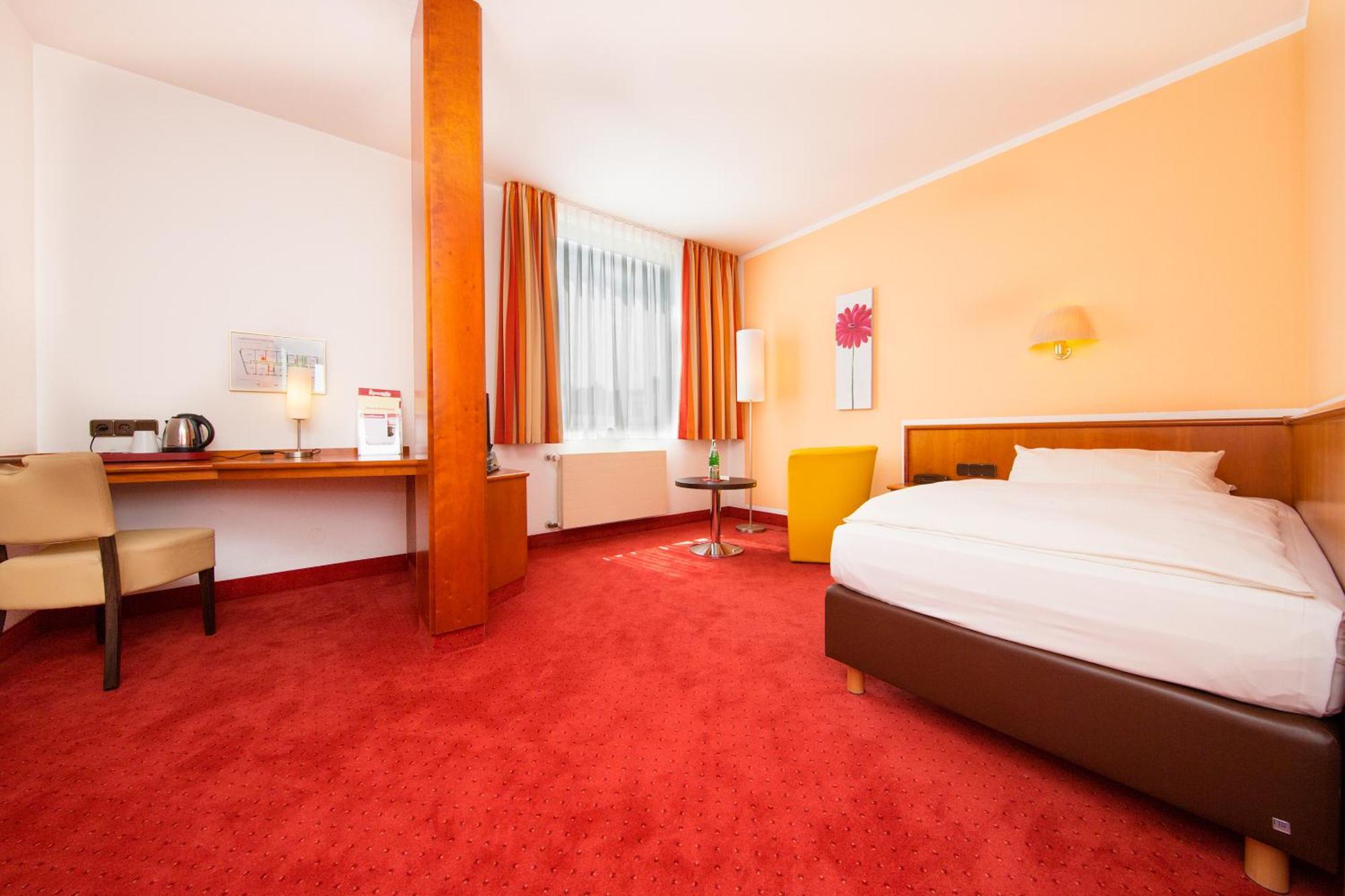 Single Room,679171650:JPEG
