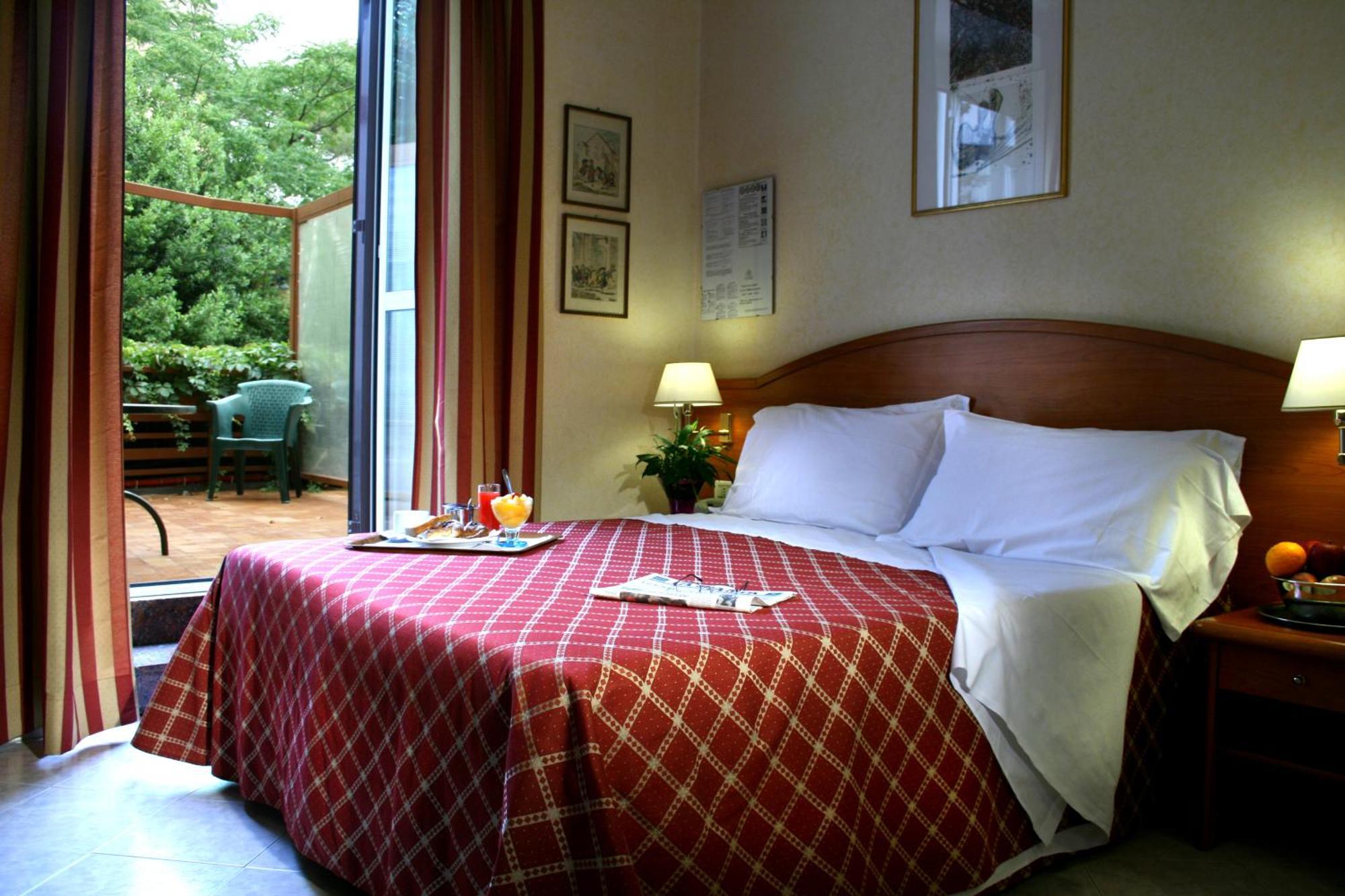 Double or Twin Room,682189587:JPEG