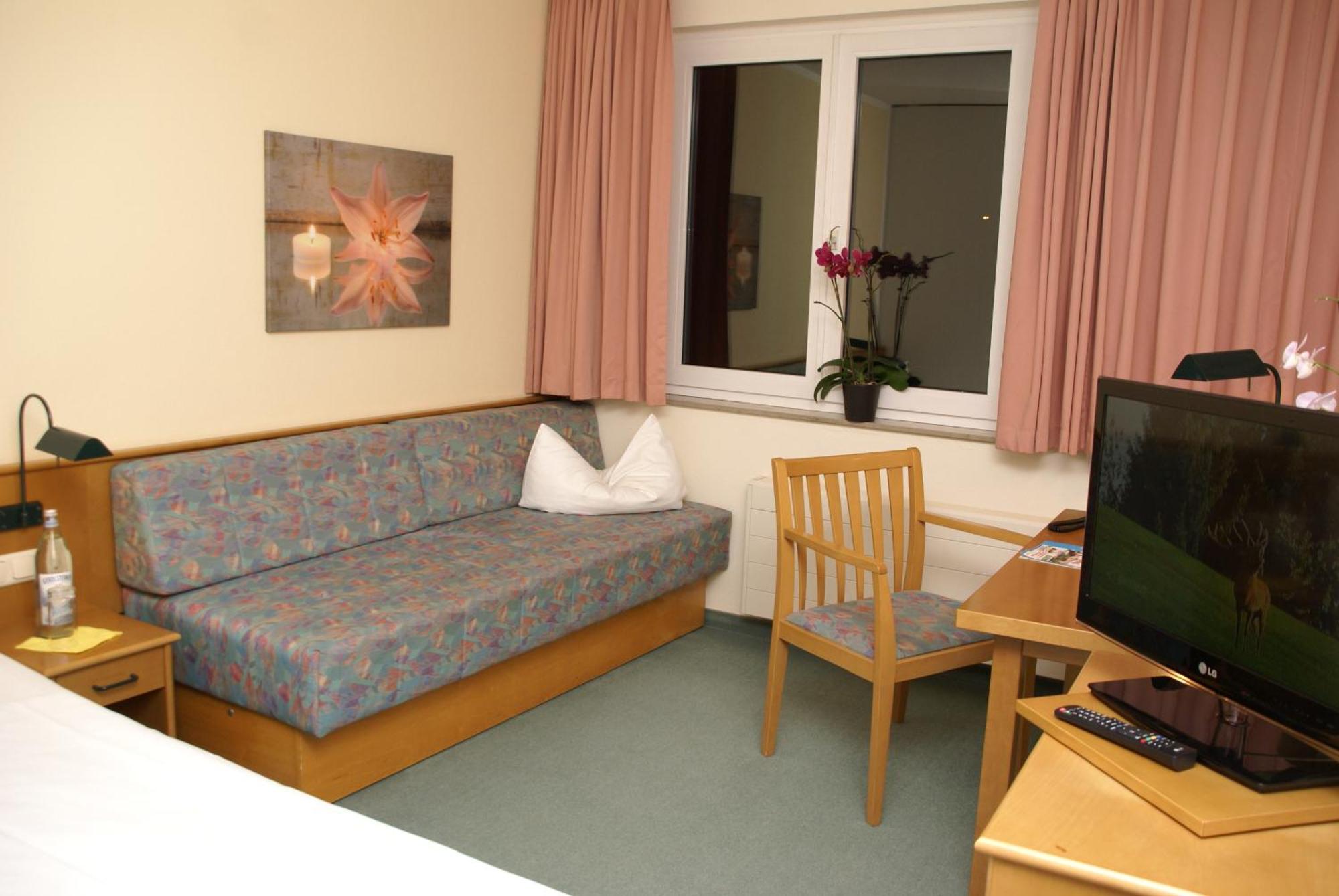 Basic Double Room,66327130:JPEG