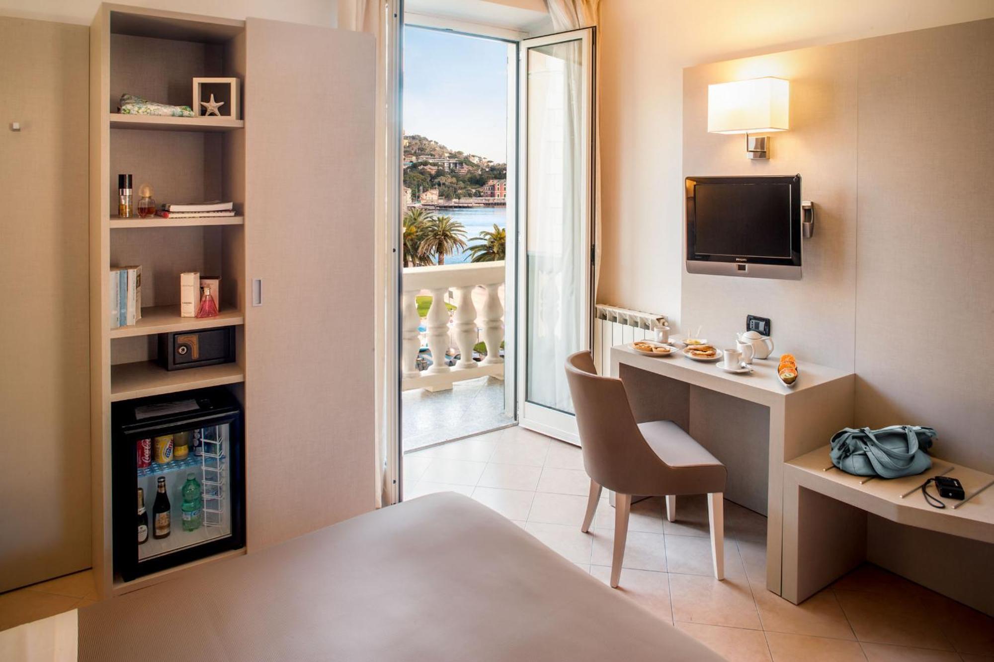 Single Room Lateral Sea View