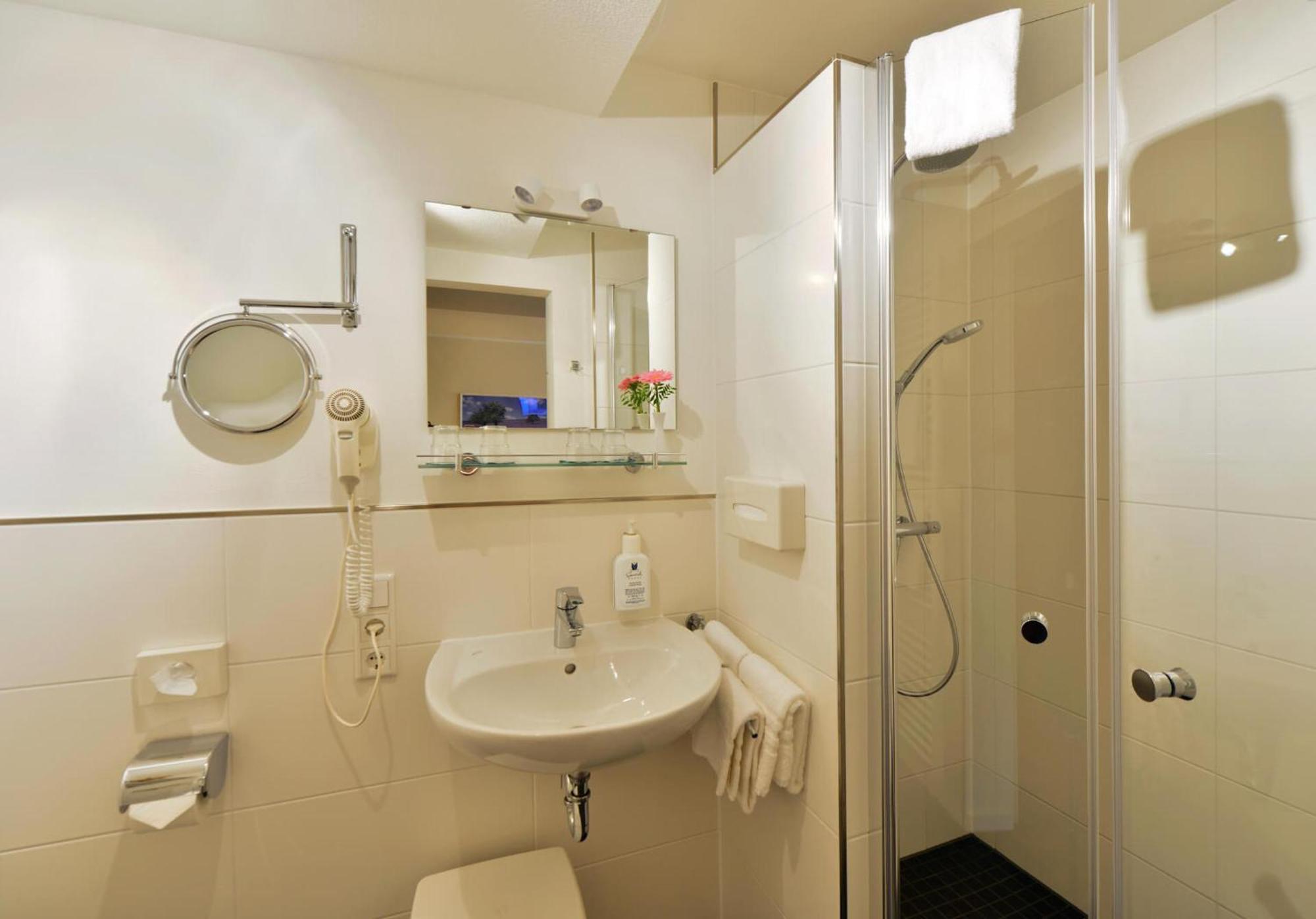 Familiensuite mit Balkon