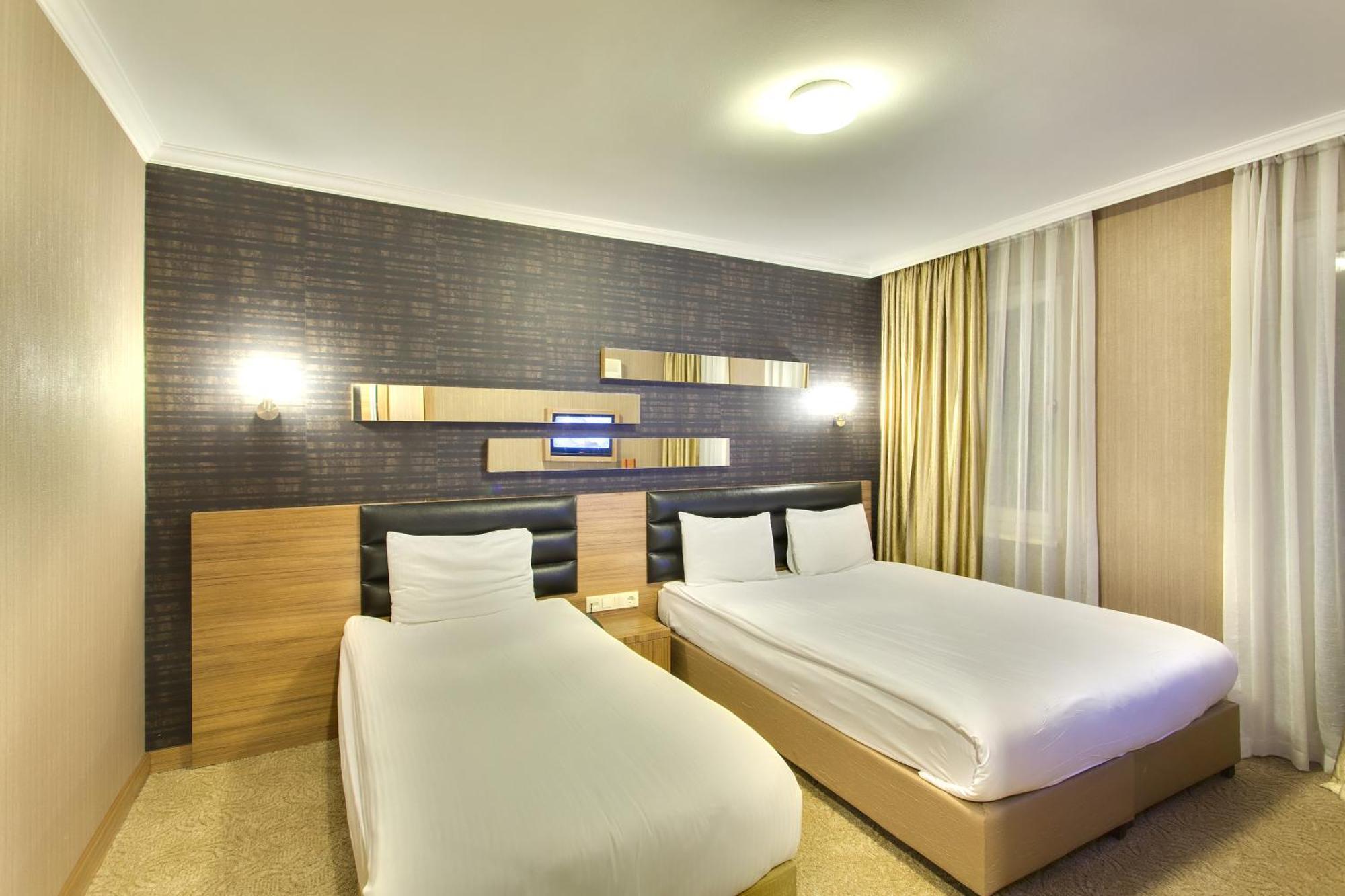 Standard Triple Room,698447418:JPEG