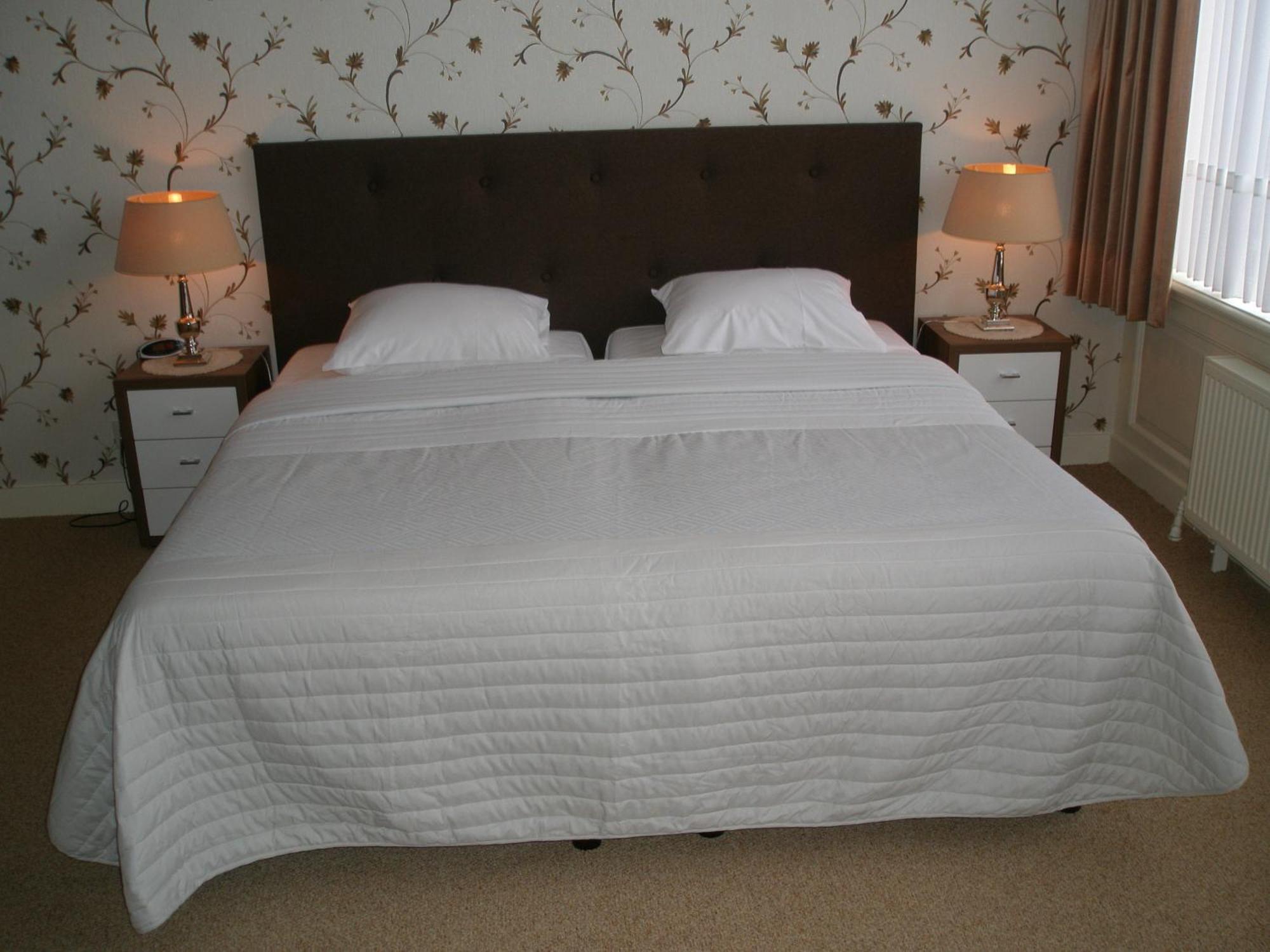Small Double Room,704970082:JPEG