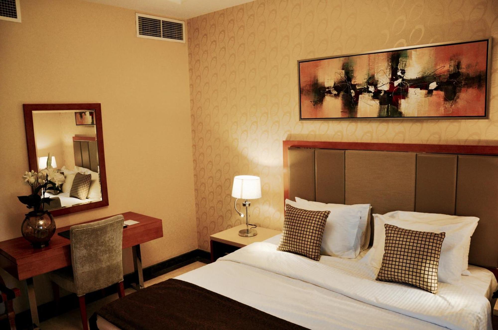 Deluxe Double or Twin Room,199162162:JPEG