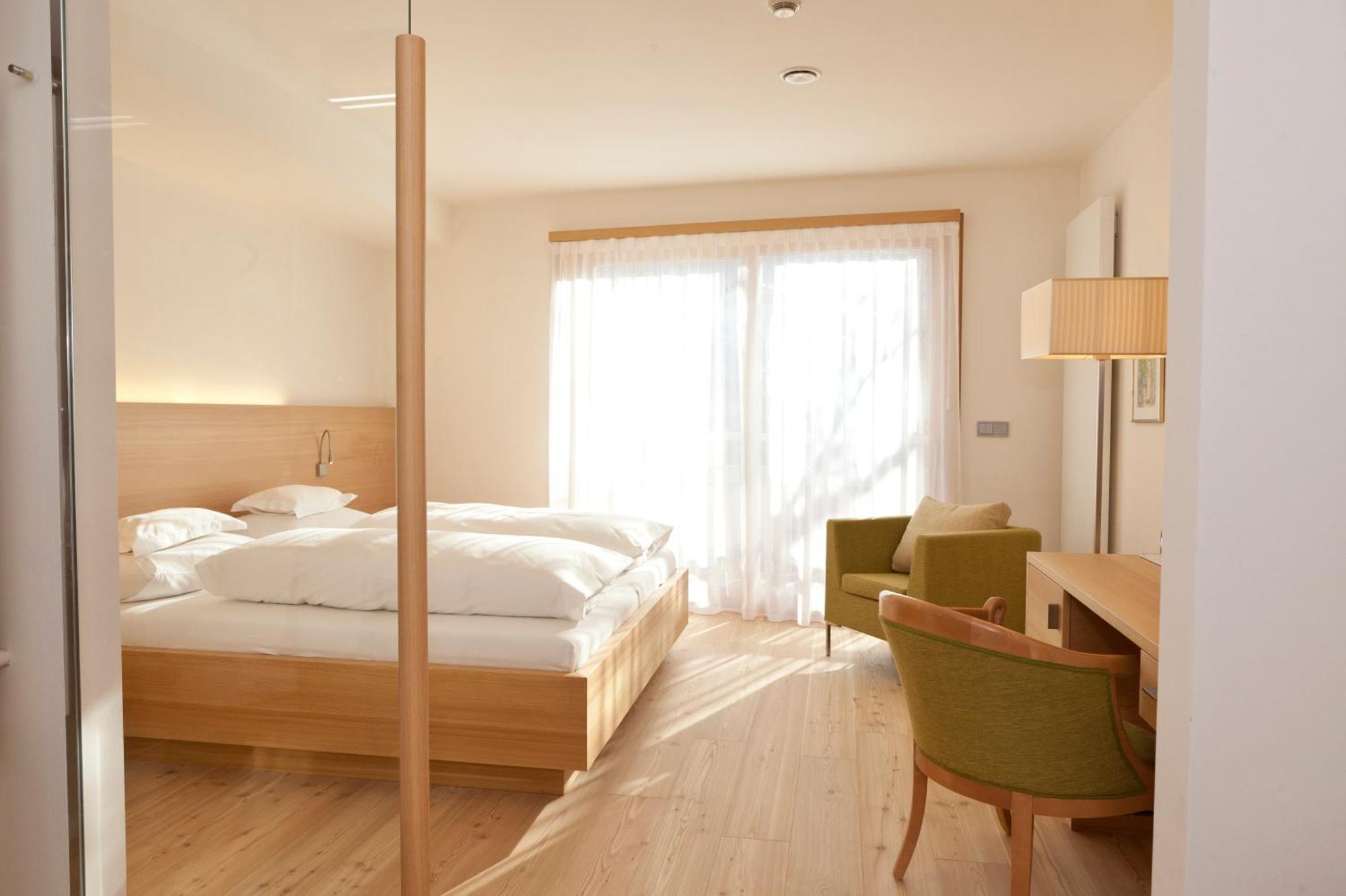 Deluxe Doppel-/Zweibettzimmer mit Balkon
