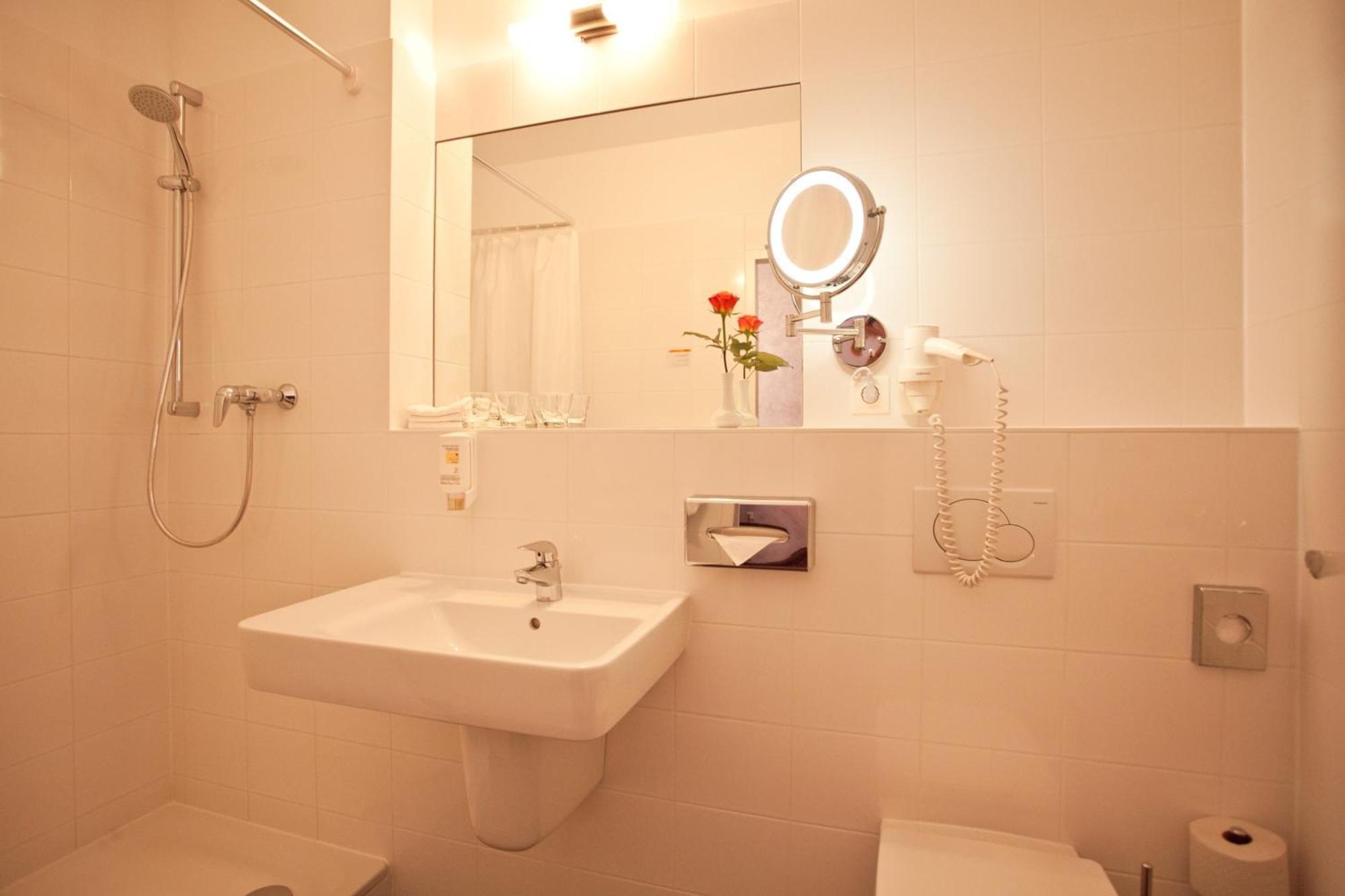 Twin Room Ensuite,888938212:JPEG